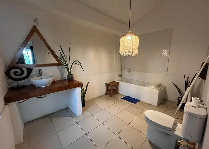 2 Br- Private Pool *