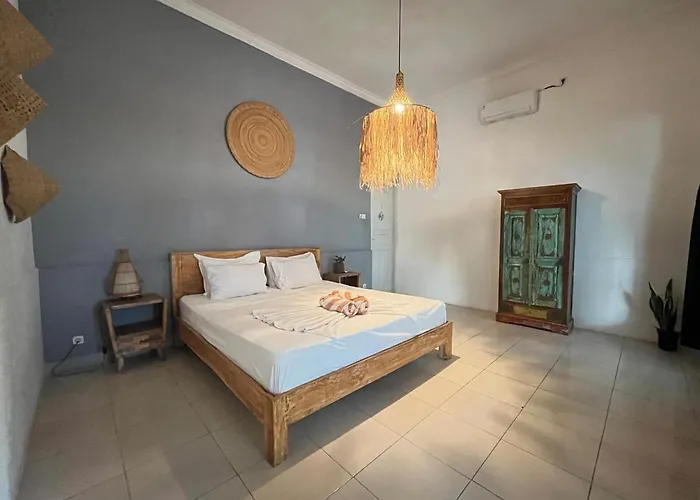 2 Br- Private Pool 别墅 *
